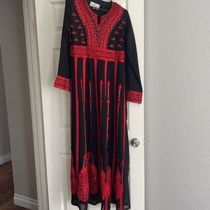 Traditional Jordanian / Palestinian Thobe